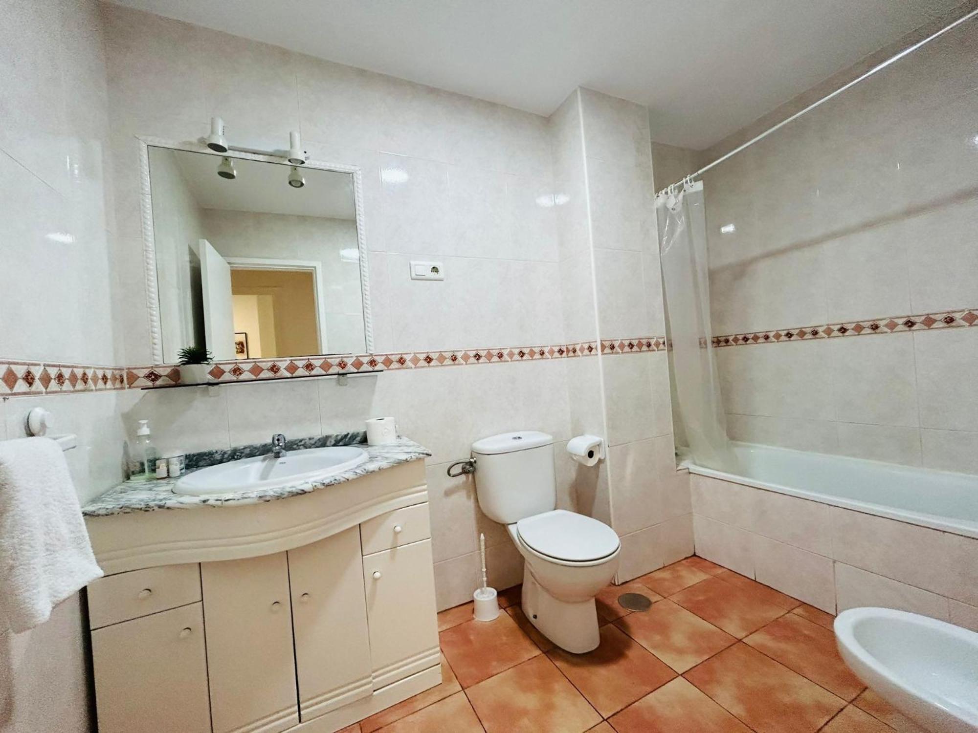 Vialia Piso Centrico Wifi Maria Zambrano Andra Apartment Малага Екстериор снимка